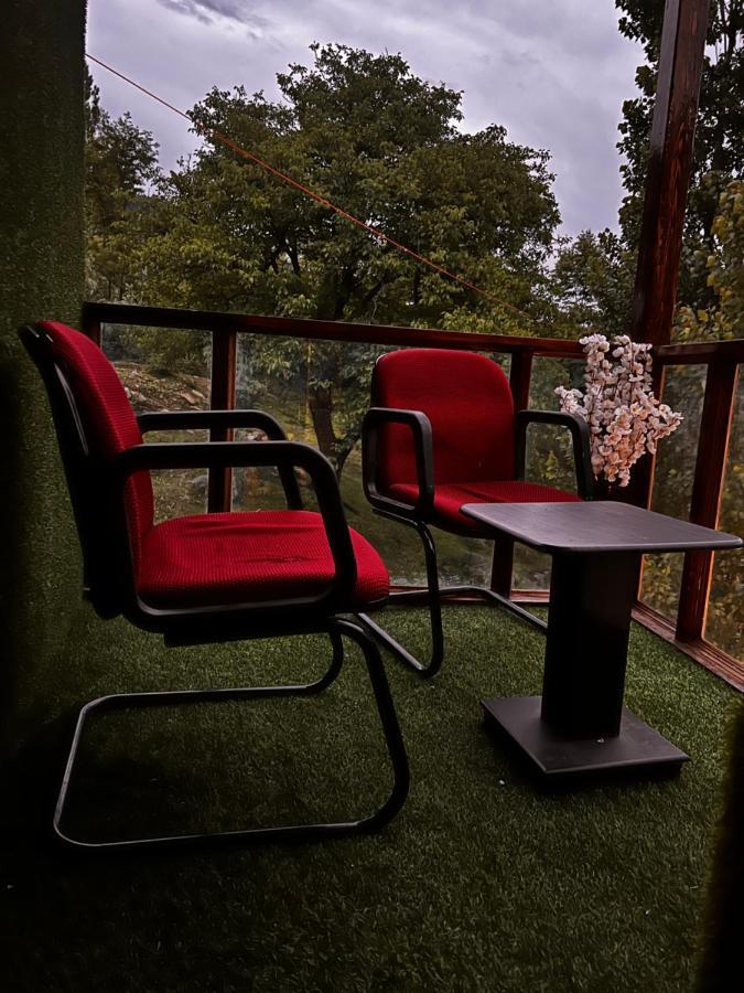 Lands End Resort Anantnag Bagian luar foto